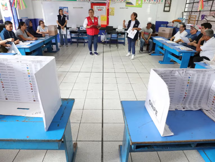 Minedu pondrá más de 10 mil colegios a disposición de la ONPE para la segunda vuelta electoral