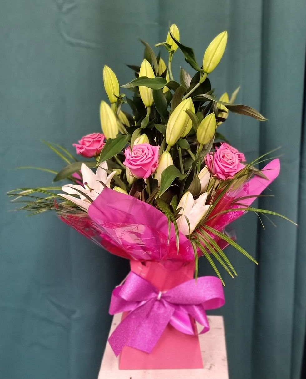 White and pink Aqua pack Lily and rose bouquet