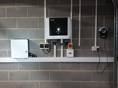 Battery storage system ready for use in a home