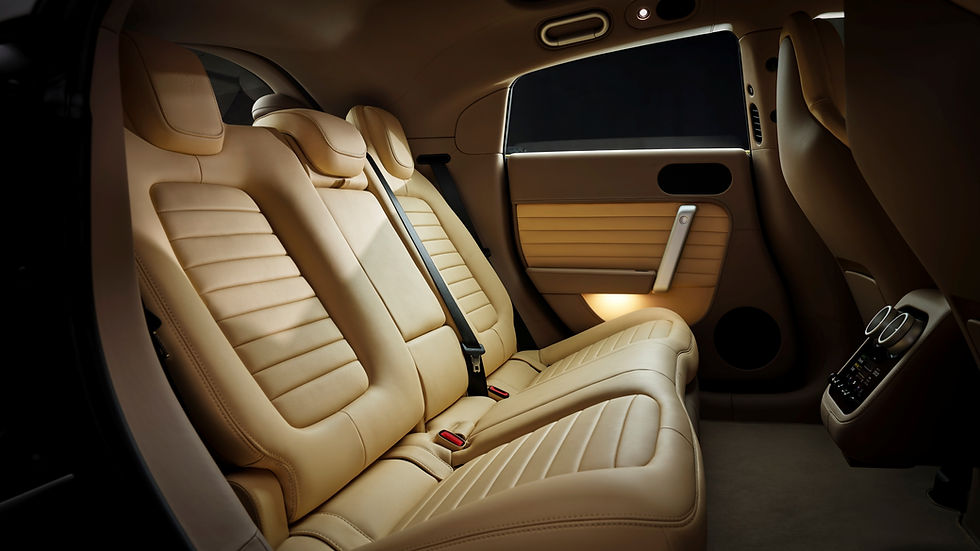 The second-row seats of the Luce, which applied the concept of a 4-door, 5-seater for the first time in Ferrari's history. Strictly speaking, the Purosangue was a 4-door, 4-seater Berlinetta.