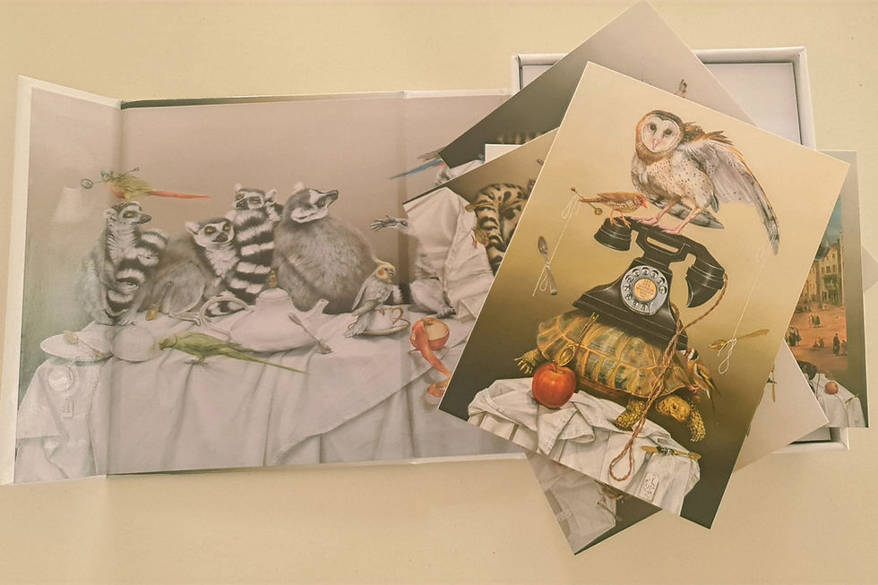 Thumbnail: 12 Greeting Cards with Envelopes in a Presentation Box