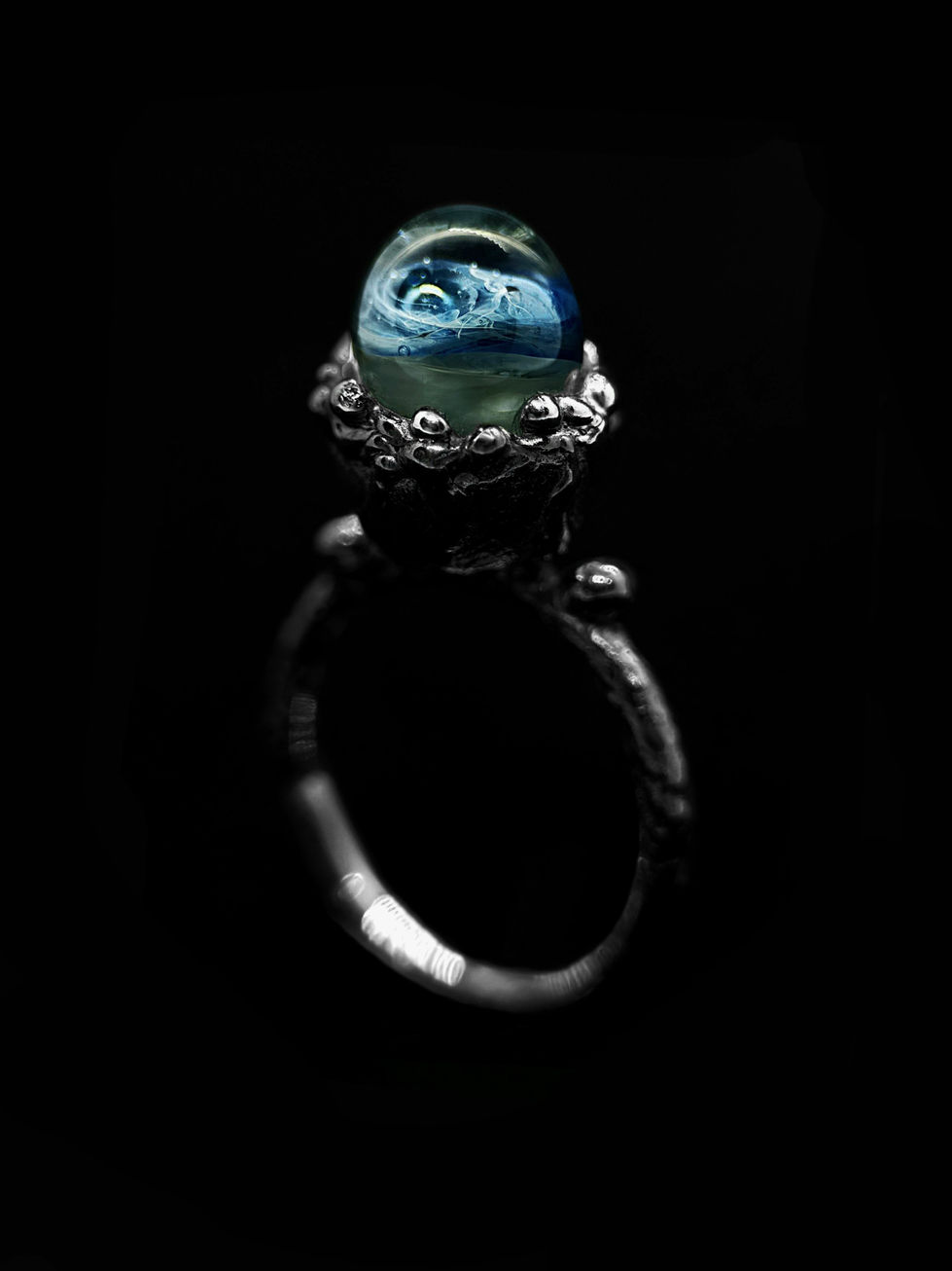 001-The Value of Nothing,Dominyka Gulbinaitė,Synergy_presence_absence, 2025, glass, Photographer_Dominyka Gulbinaitė
