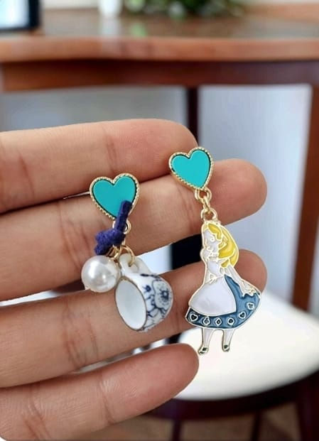 Aretes Alicia en el país de las maravillas
