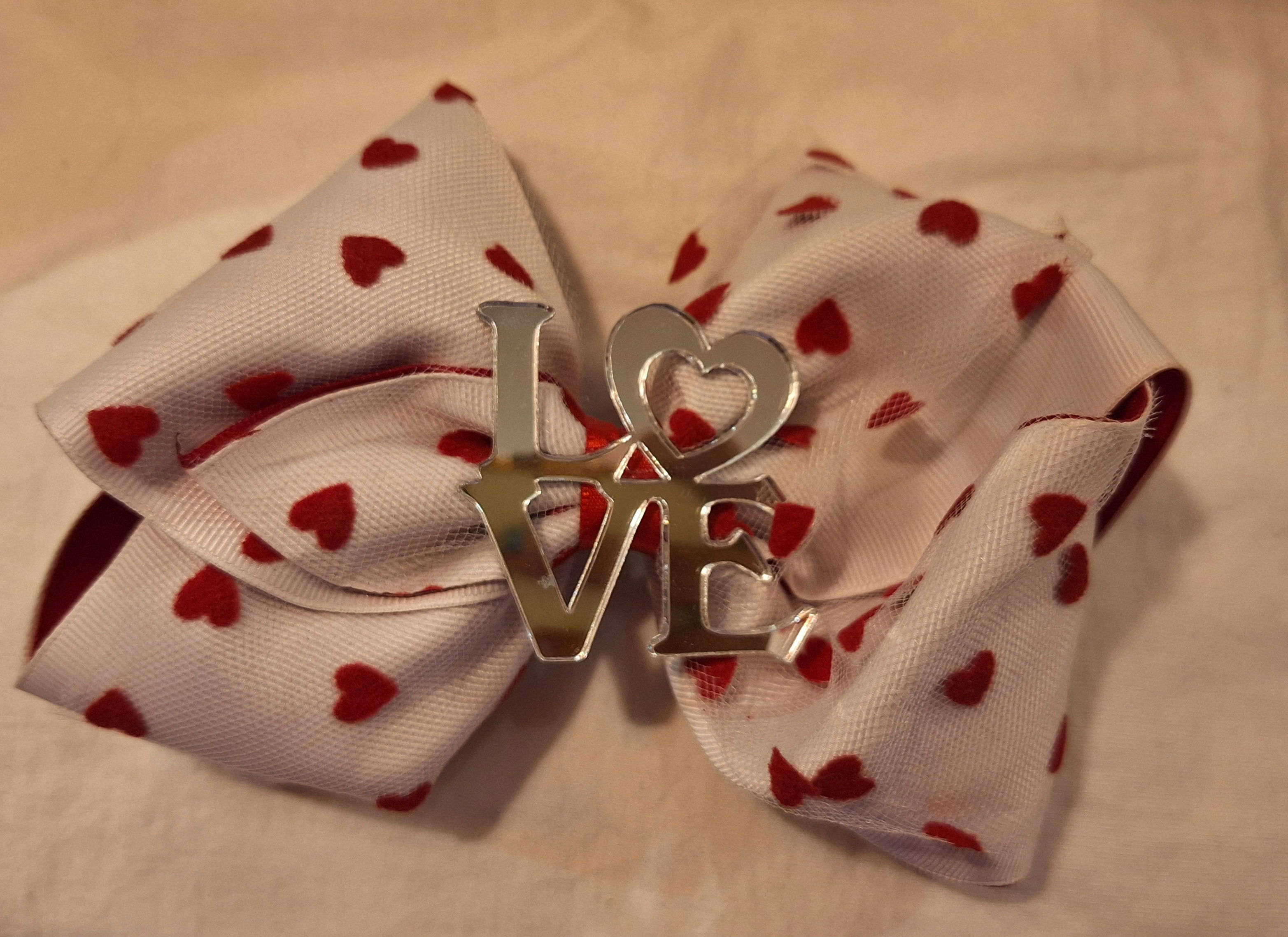 Moño para cabello de corazones/LOVE