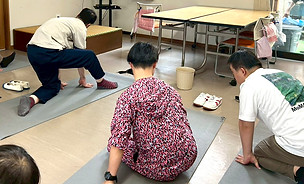 LINE_ALBUM_マット運動_260608_2_edited.jpg