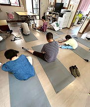 LINE_ALBUM_マット運動_260608_1_edited.jpg