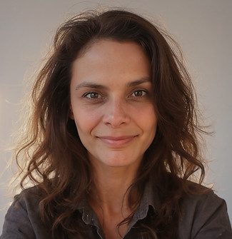 Headshot photo_edited.jpg