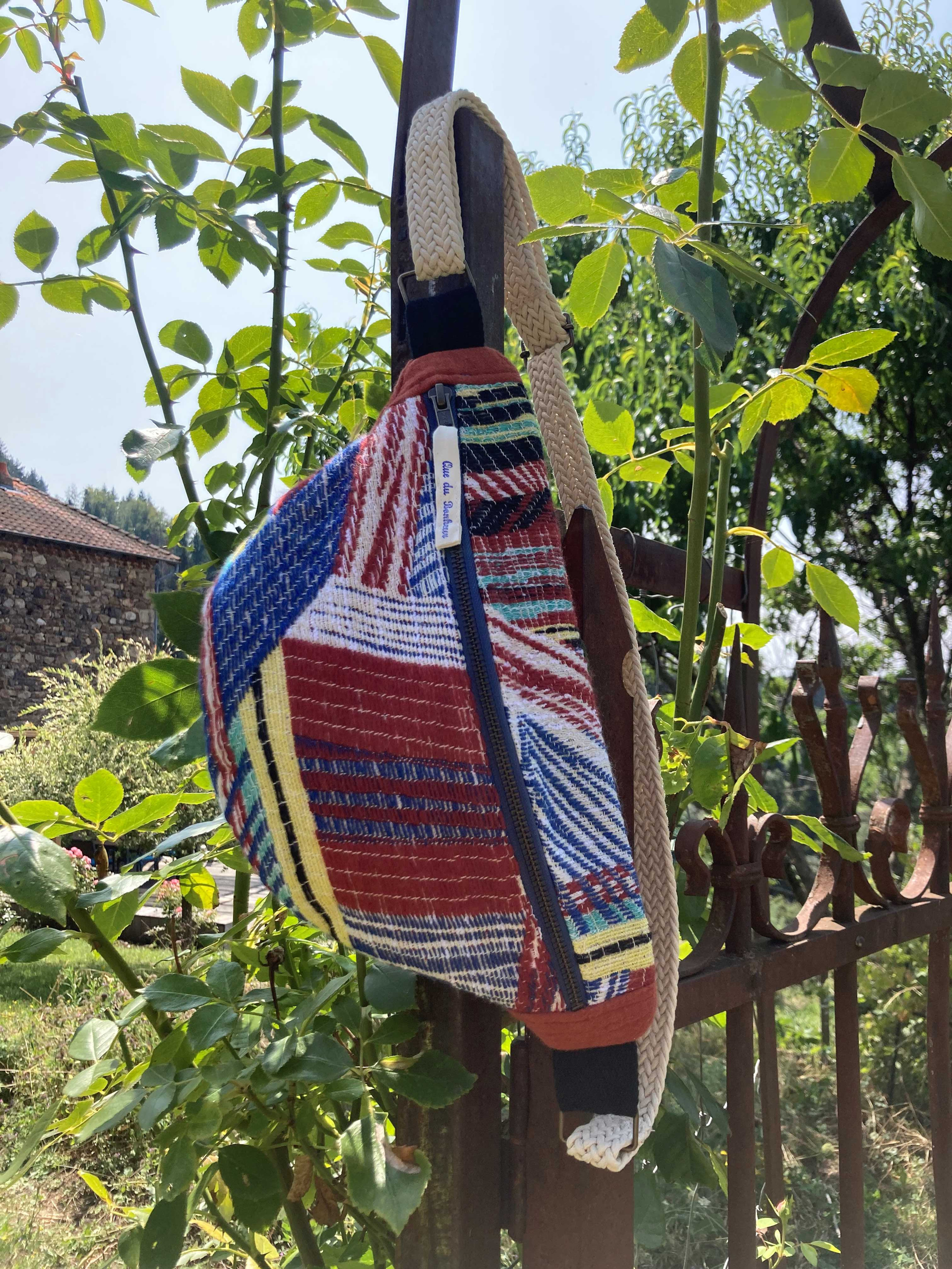 Petit sac forme banane