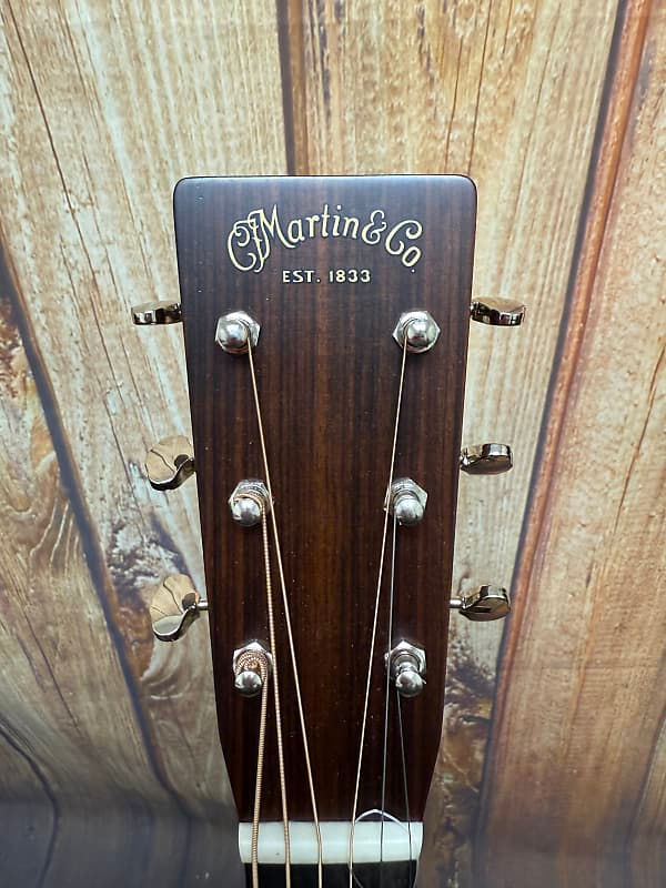 Thumbnail: Martin D-28 2017 - Gloss