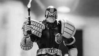 Hiya Toys Exquisite Super Judge Dredd 'Black & White Version'