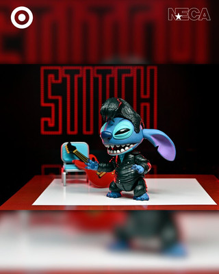 NECA　アクションフィギュアDX　STITCHIES　スティッチ　正規品 NECA Ultimate Singer Elvis Stitch from Disney's Stitch