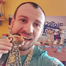 aranyérmes teljesítő