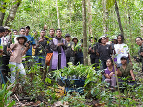 Belajar dari Sumatera: Orang Muda Ize dan Yayasan Puge Figo Menanam Harapan di Mata Air Wegeski 