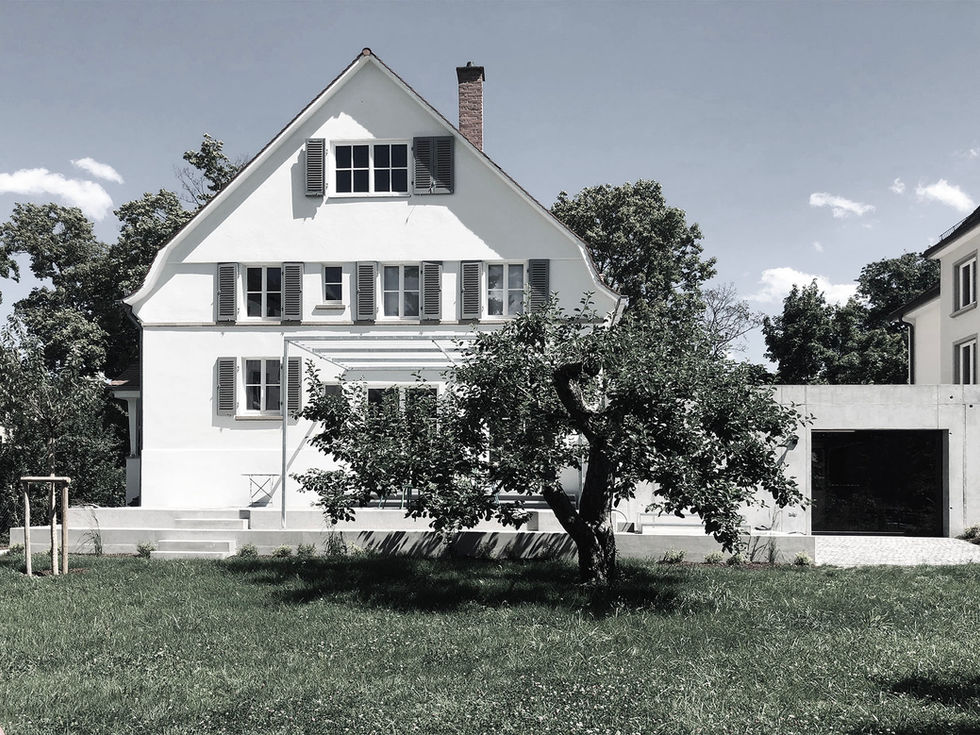 Sanierung Denkmalschutz Villa Sichtbeton