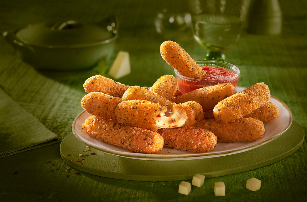 Crispy mozzarella sticks with marinara