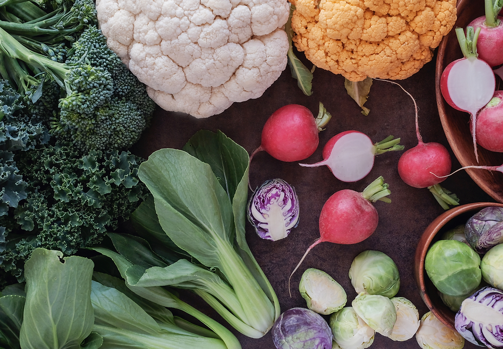 Vegetables on a table that are usually included in a Hashimoto's diet