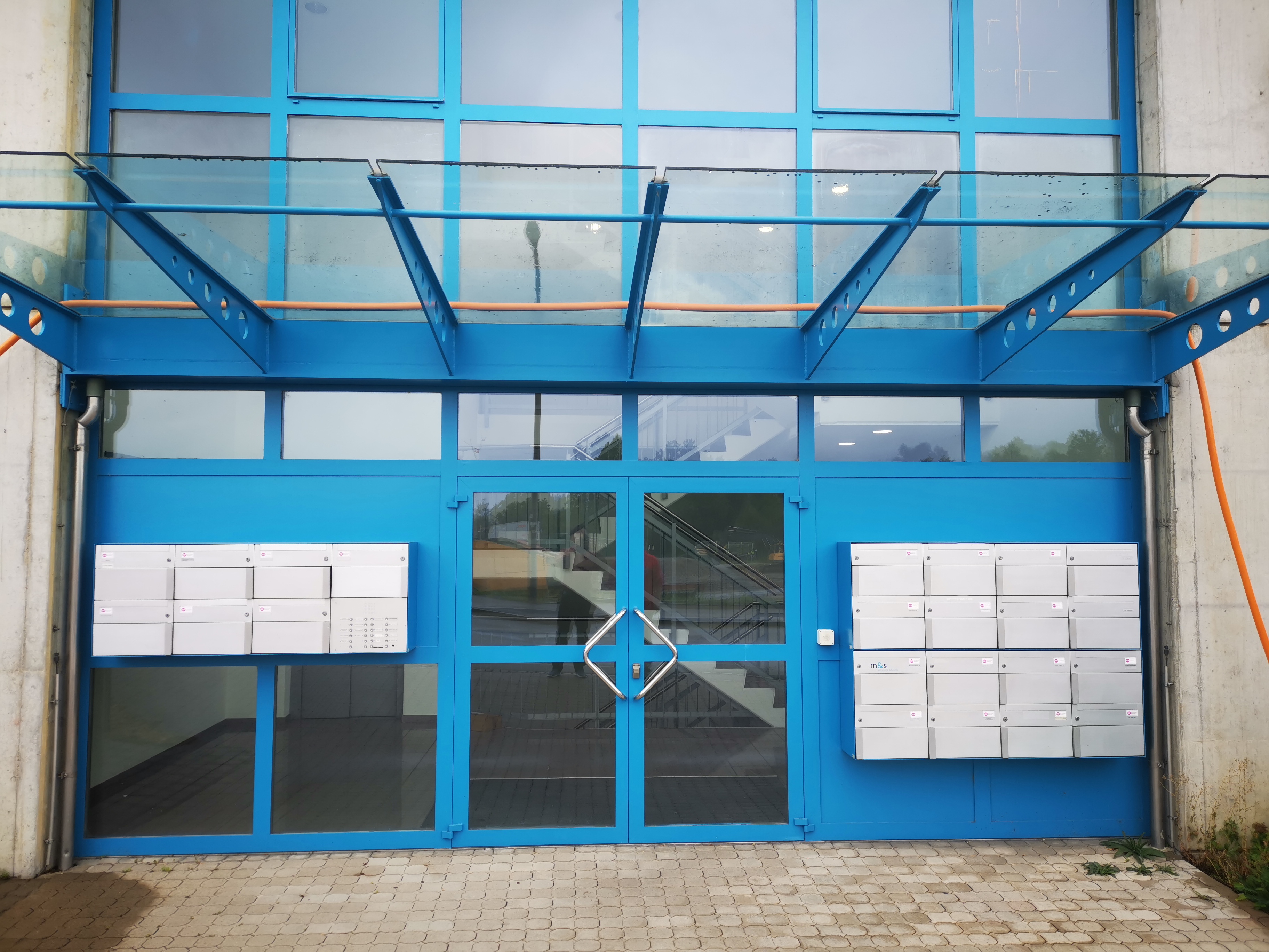 Büro mit Kurs und klarer Sicht – hier fliegt dein Business nicht in die Pflicht!