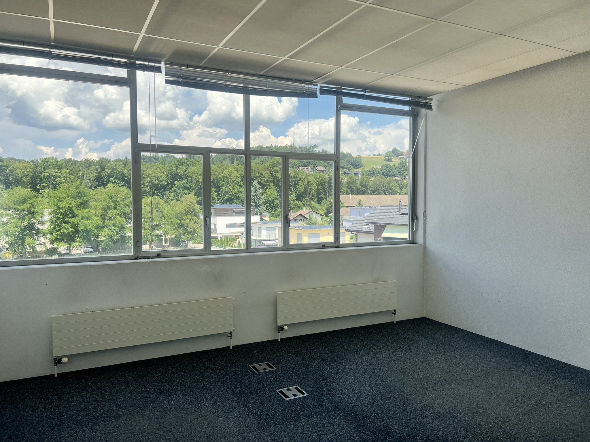 Büro mit Fokus – hier wird gearbeitet, nicht geshowt