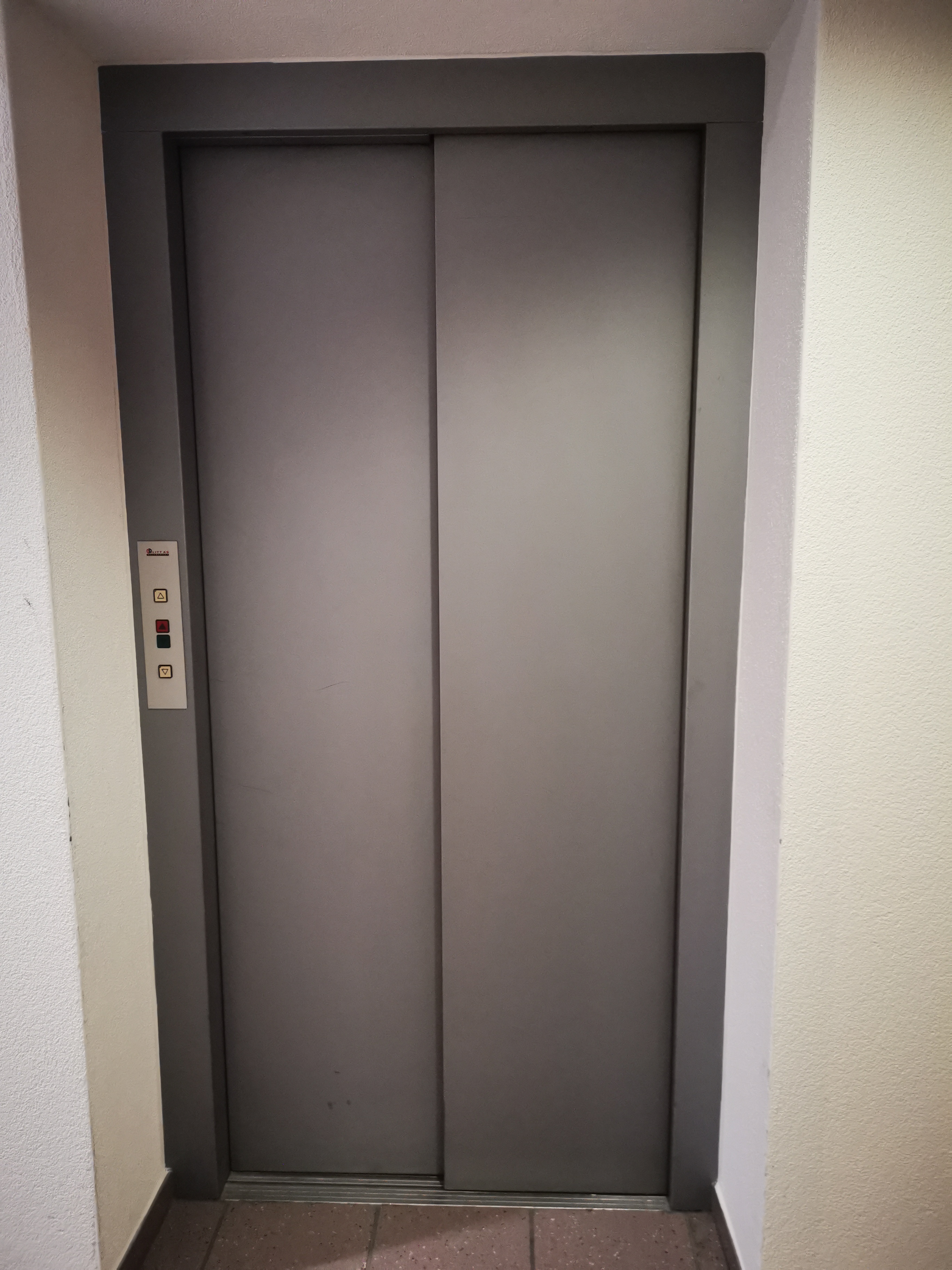 Büro mit Kurs und klarer Sicht – hier fliegt dein Business nicht in die Pflicht!