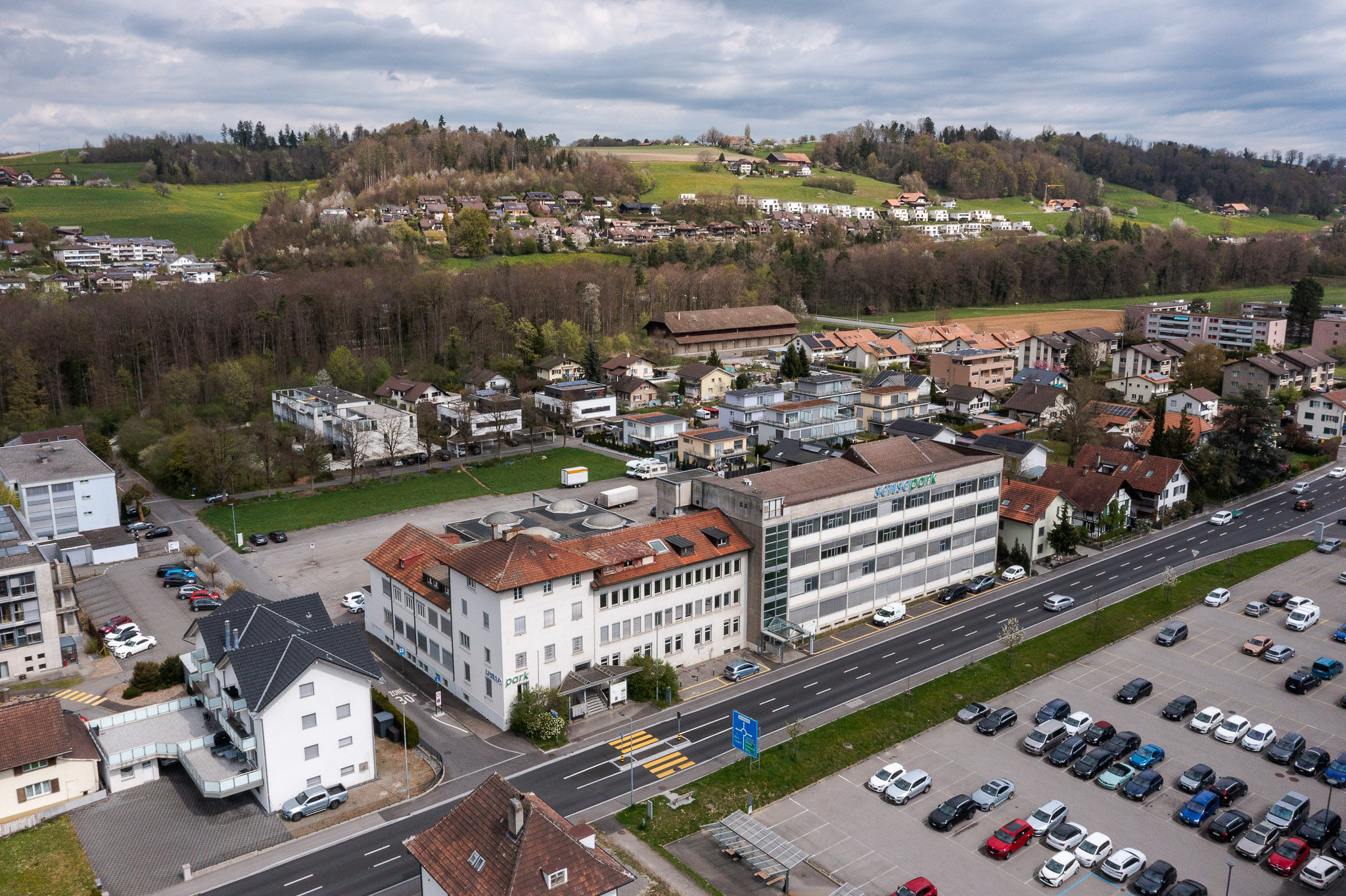 Büro mit Fokus – hier wird gearbeitet, nicht geshowt