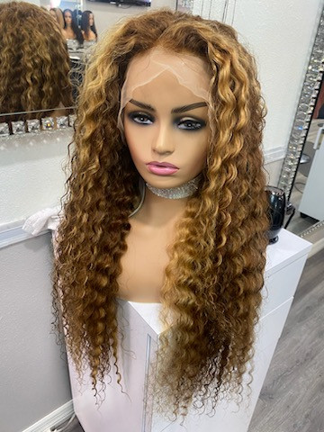 Beyoncé frontal wig 30inches | Chrystal Queen