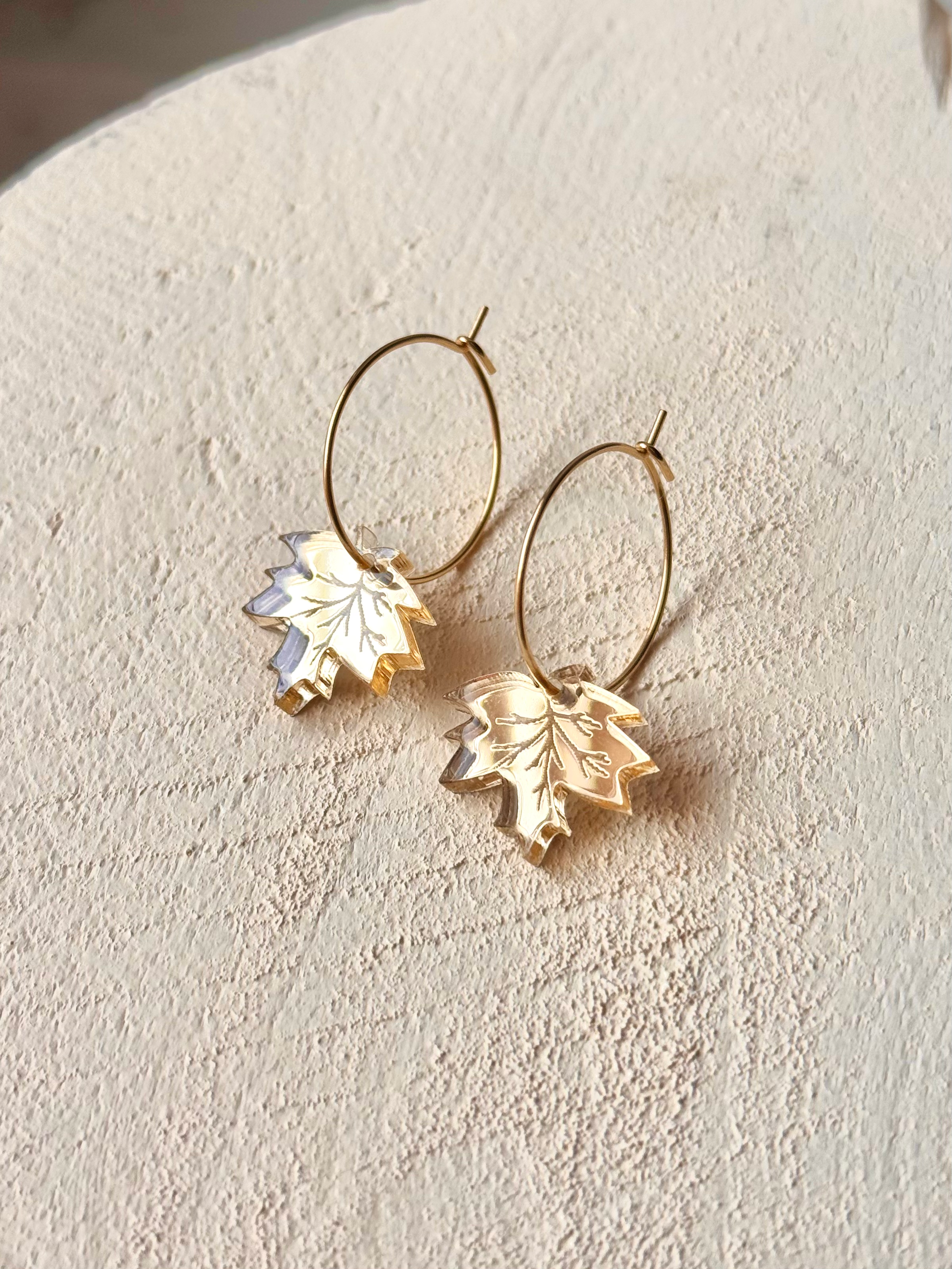 Náušnice lístky na kroužku