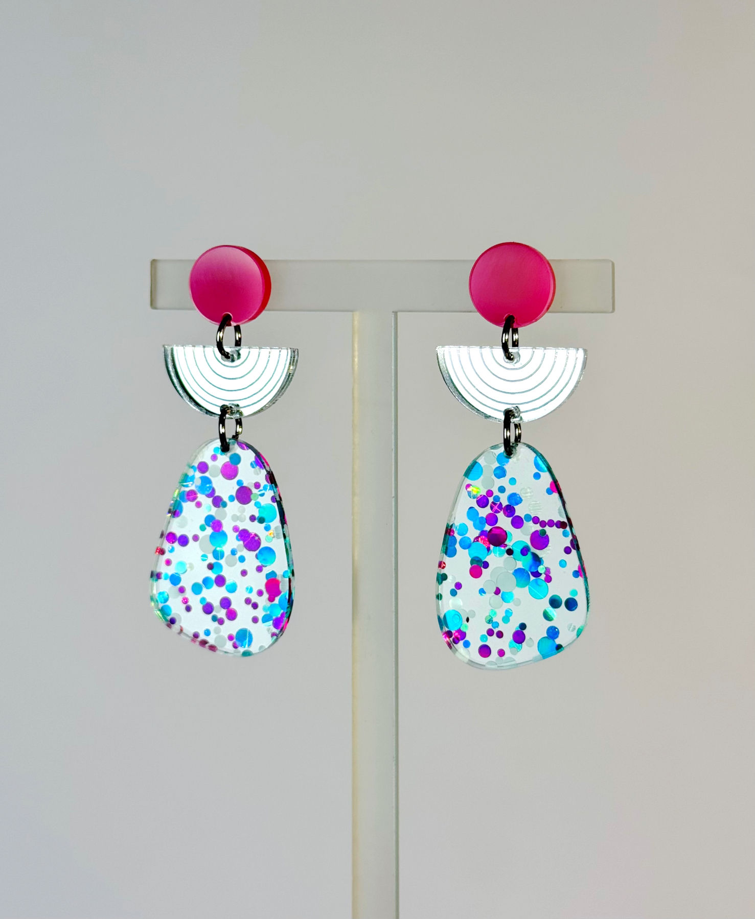 Visací náušnice magenta / stříbrná / barevná