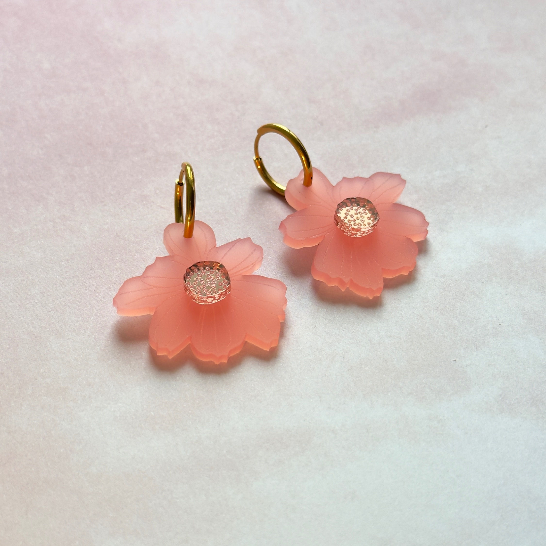 Flower earrings pink
