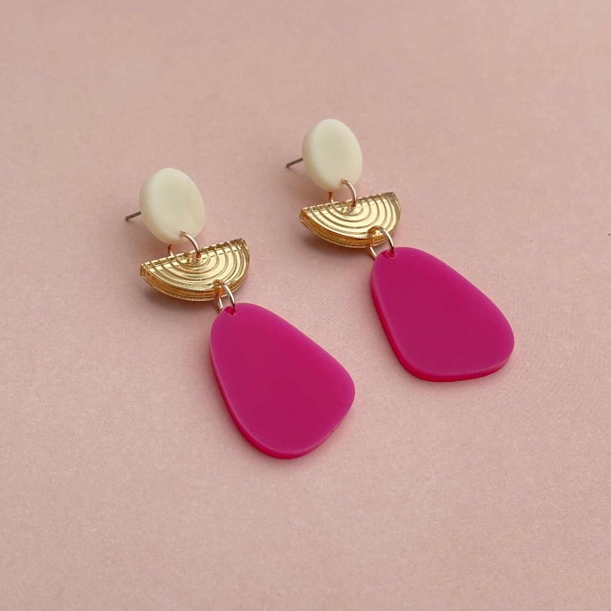 Dangle earrings cream/gold/magenta