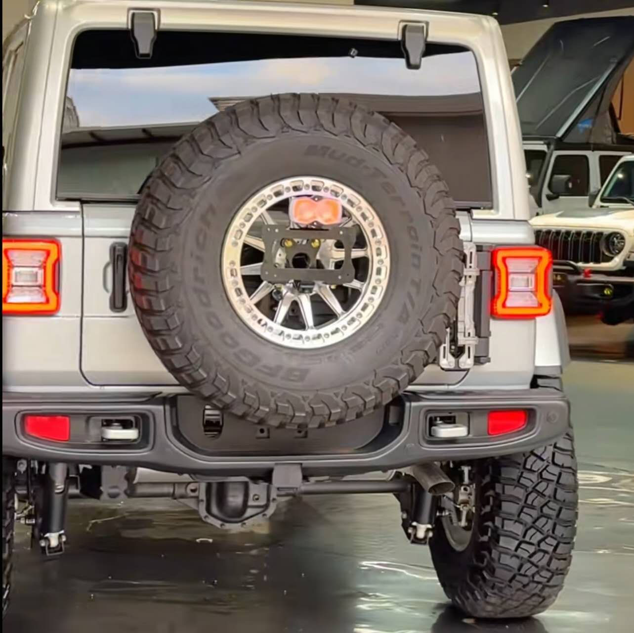 JL OE Steel Rear Bumper with LED Light