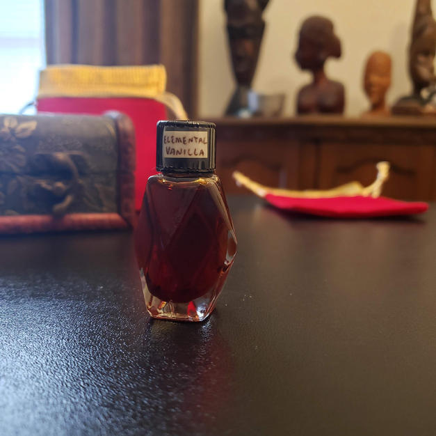 $6.00 UNISEX diamond Elemental Vanilla