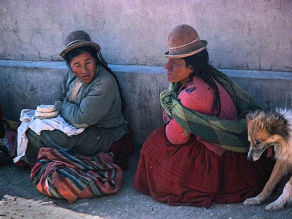 Peruvian women selling cheese.jpg