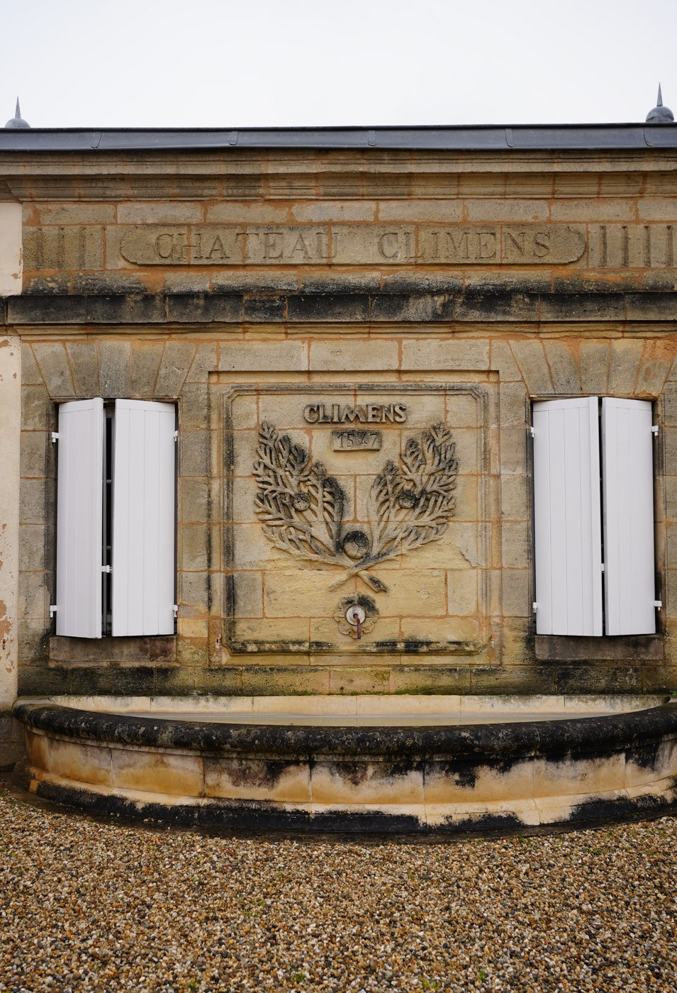 Le blason sculpté dans la pierre du château