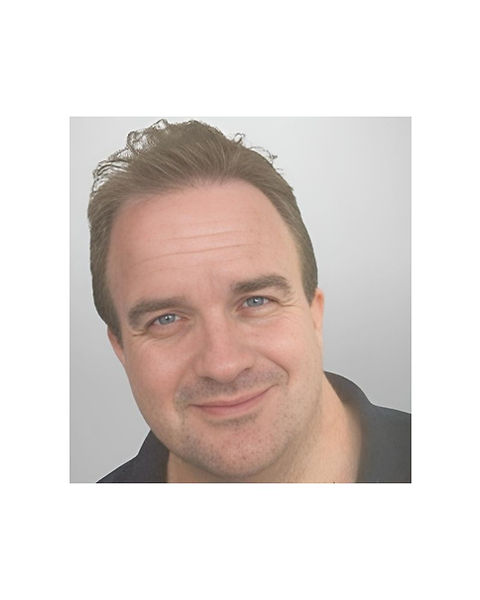 Adult learning English with Paul Tobin, personalised ESL tutor in Queensland, Australia