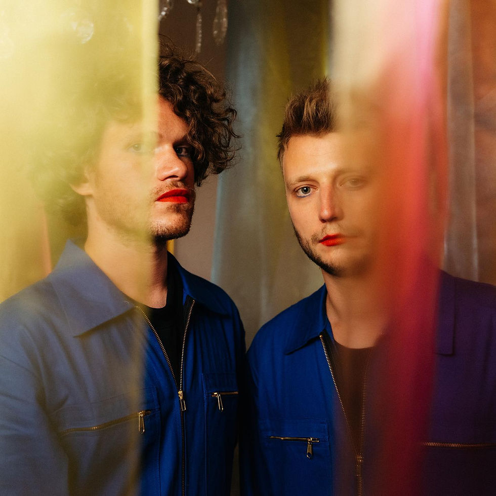 Das österreichische Pop-Alternative-Duo Another Vision