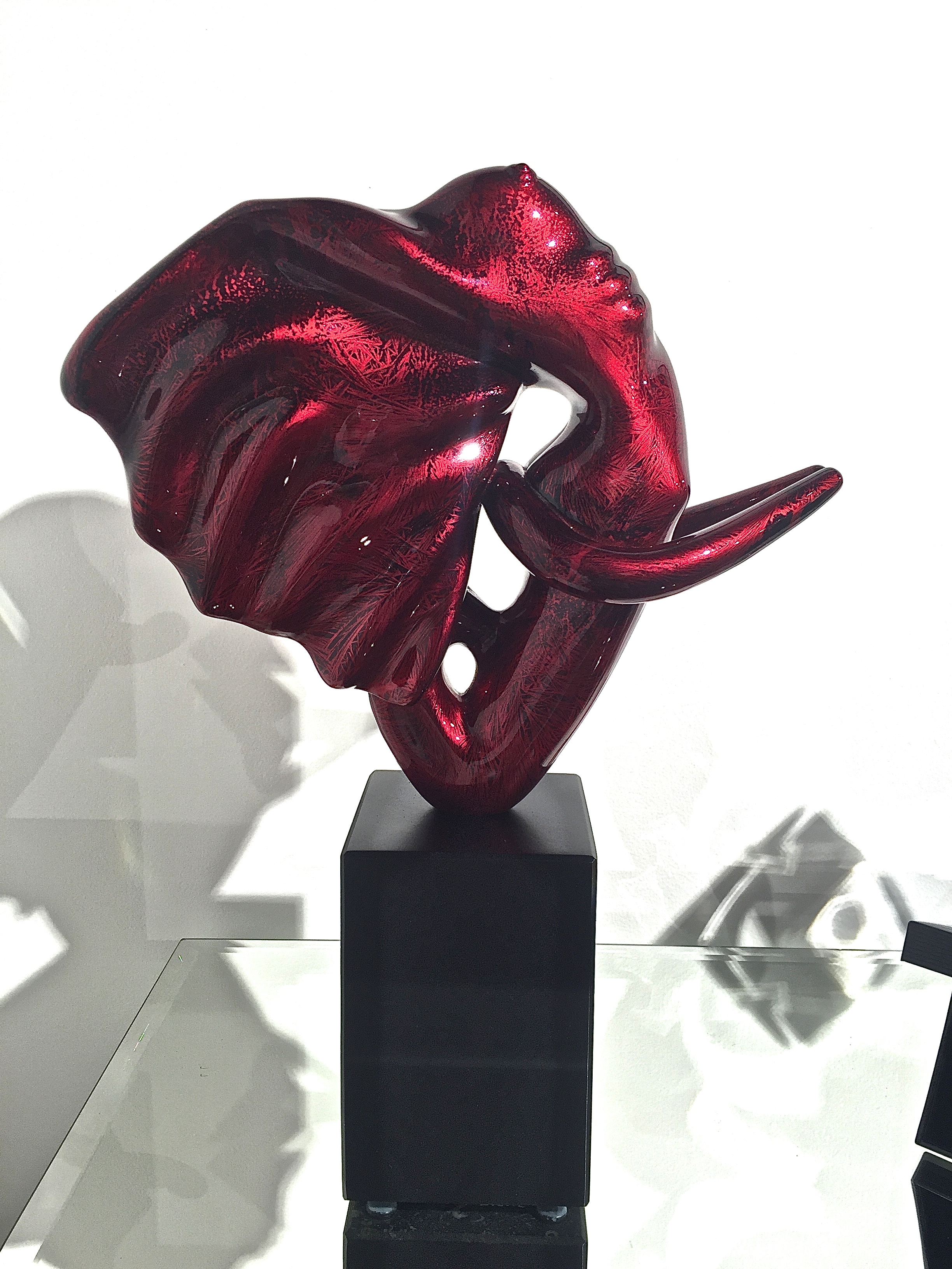 ELEPHANTASME rouge 41X29X12.5CM