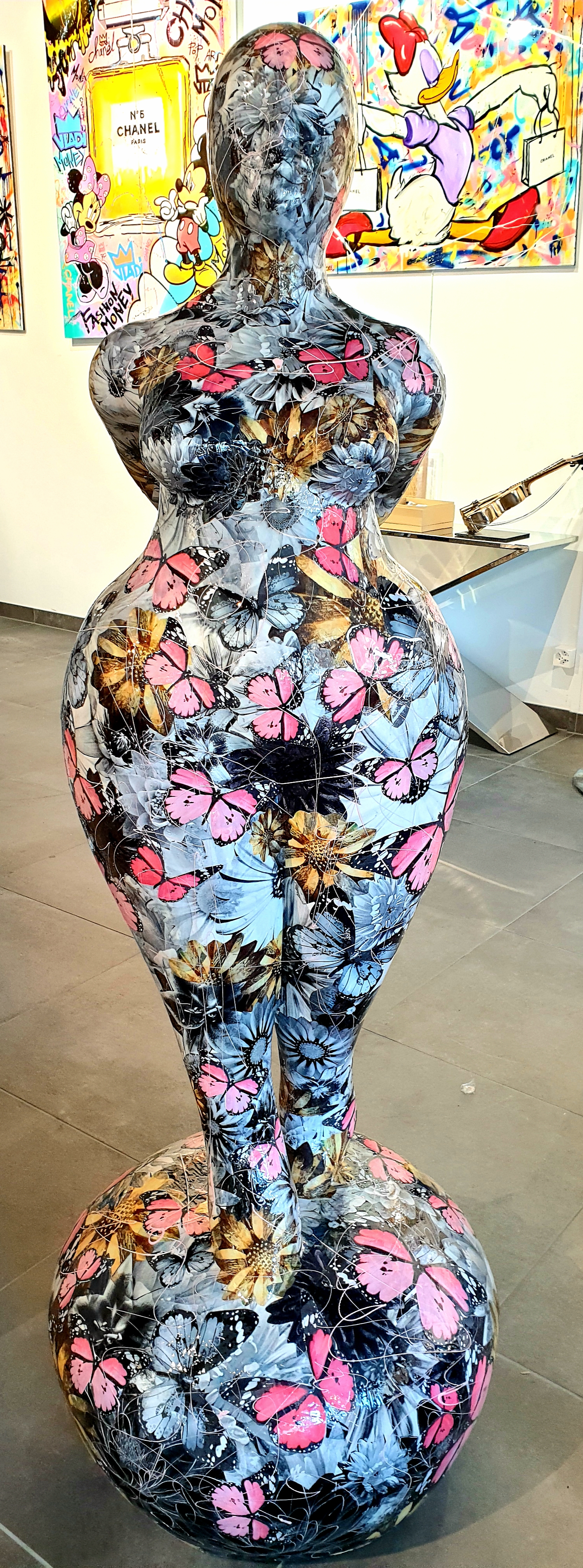 FEMME A LA BOTERO