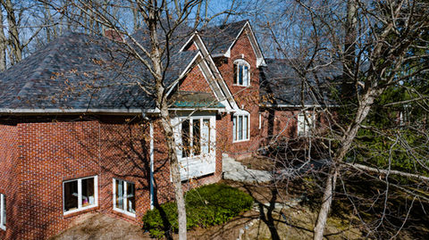 Front exterior view of a modern home near Cicero, Indiana