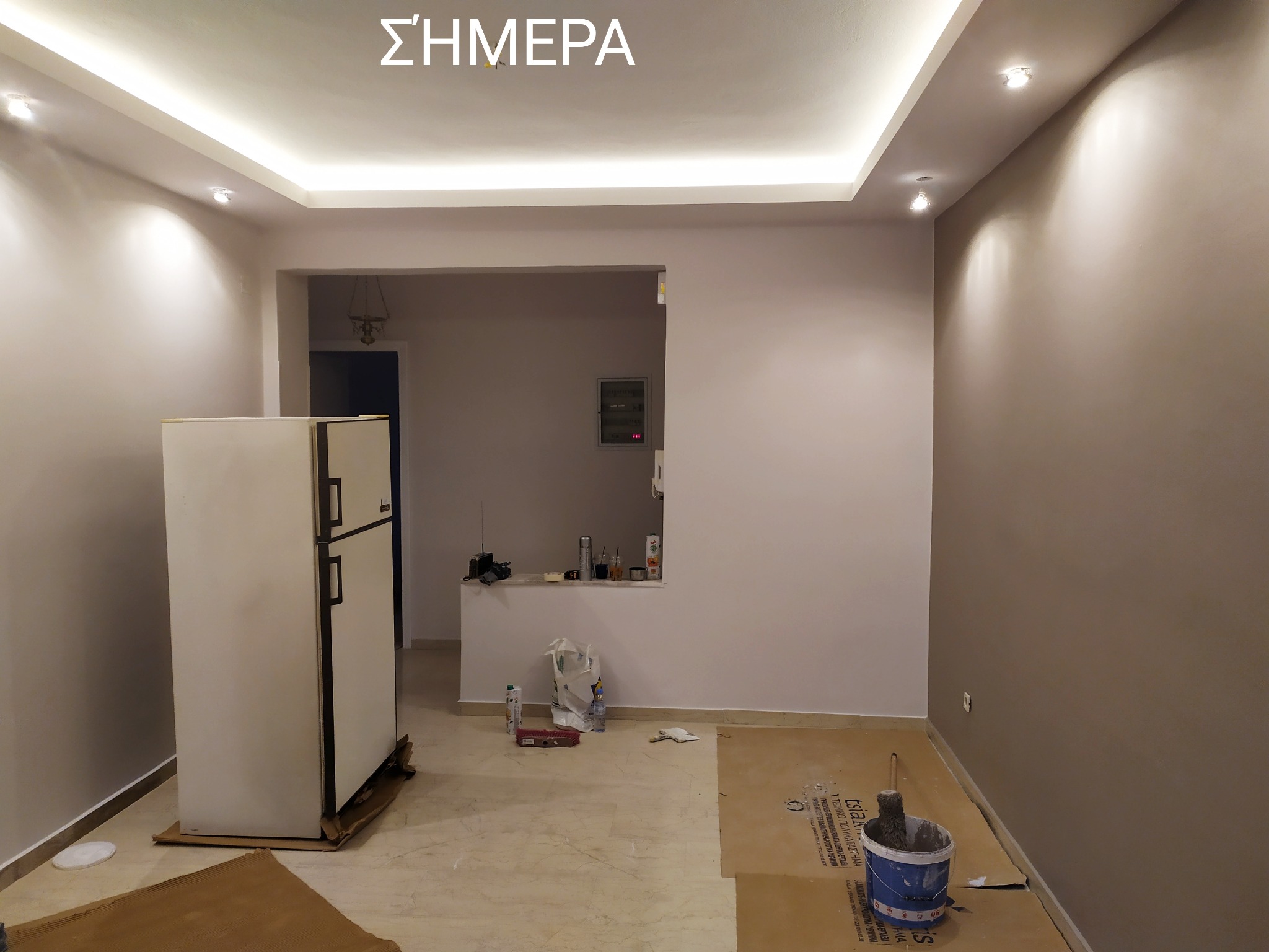 Σύγχρονο σαλόνι σε ουδέτερες αποχρώσεις