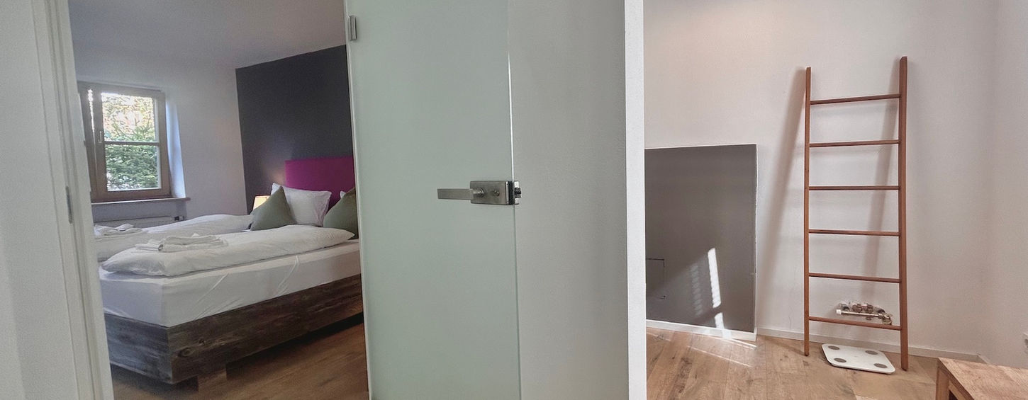 Master Bedroom mit eigenem Zugang ins Badezimmer