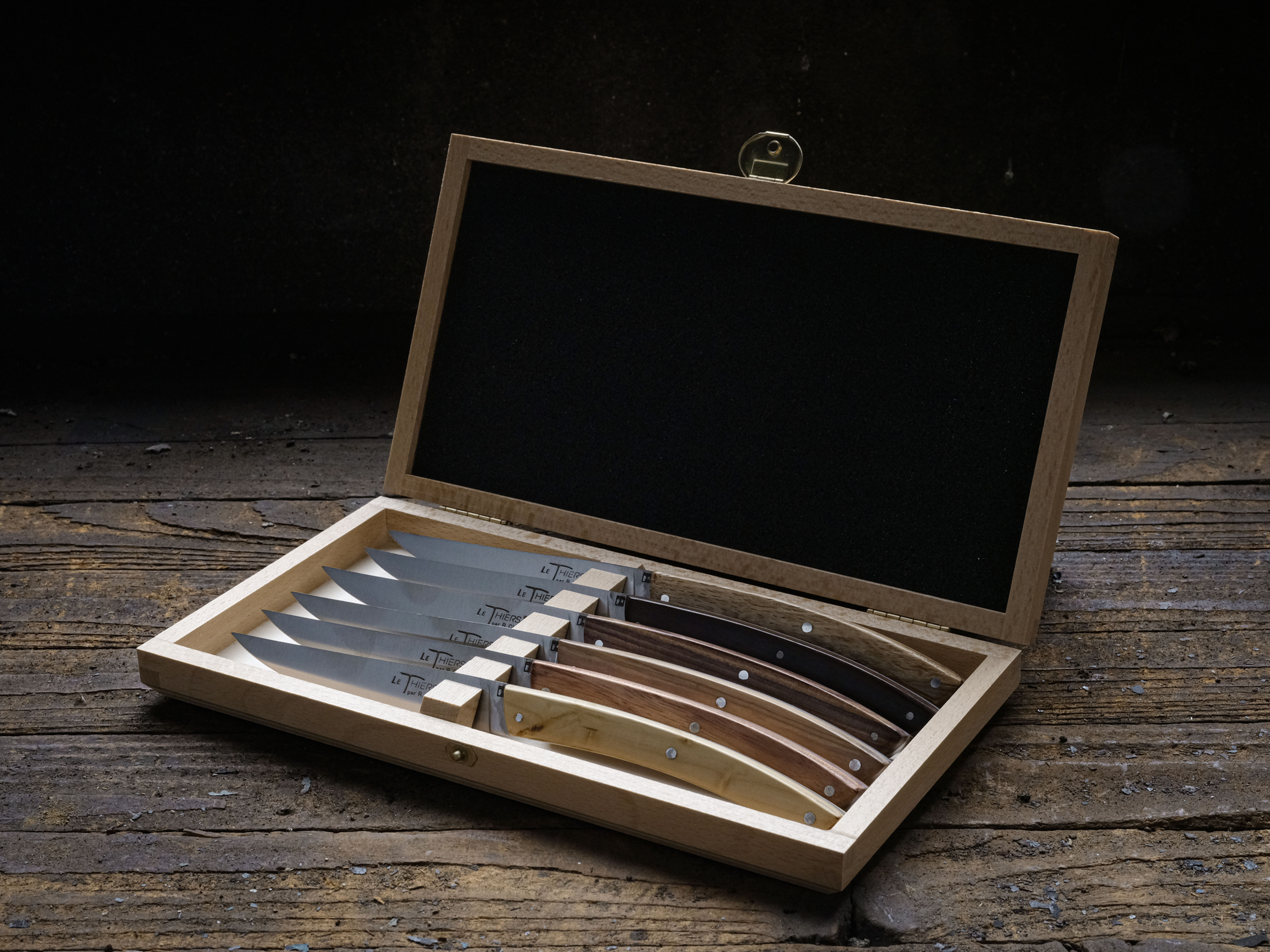 LE THIERS® TABLE PLEIN MANCHE 6 BOIS DIFFERENTS