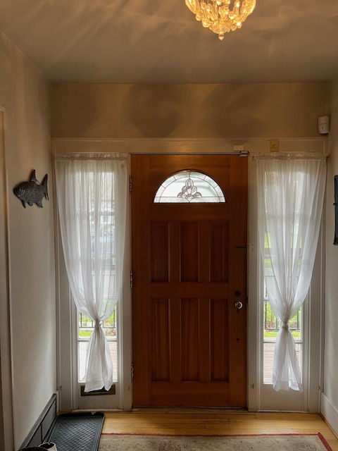 Damaris' Foyer