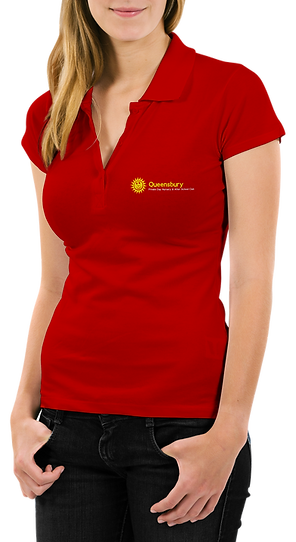 Free Woman With Polo T-Shirt Mockup PSD