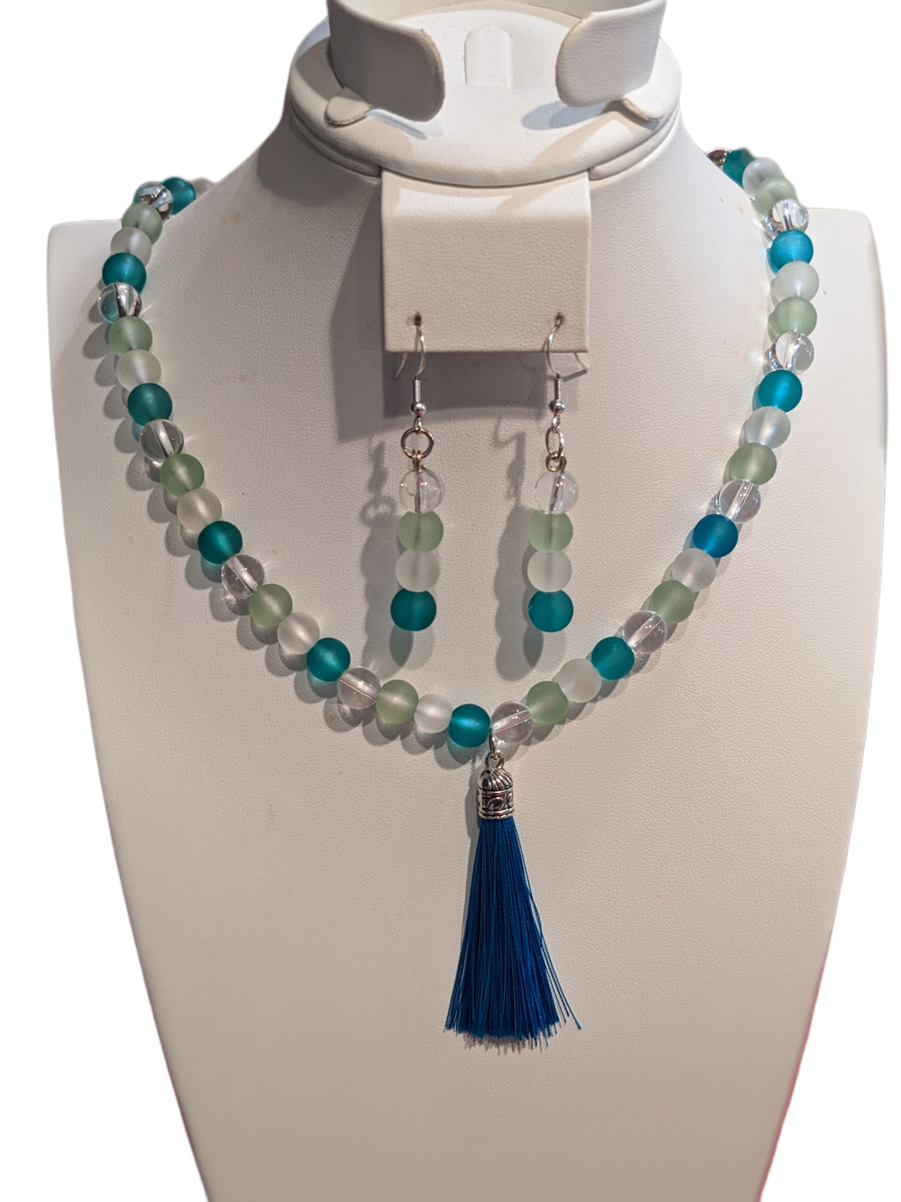 Collier pompon multicolore bleu