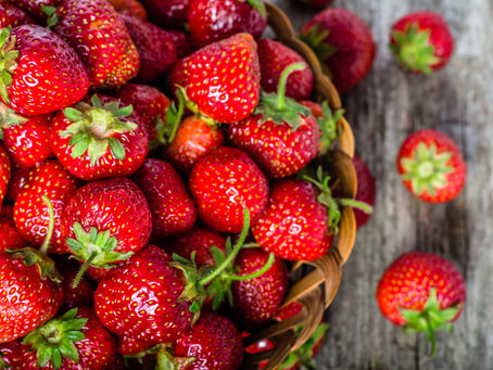 The Top 8 Reasons to Eat Just 8 Strawberries a Day!