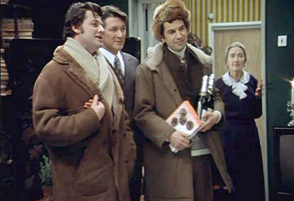 "Иронии судьбы" - 45 лет: каким мог быть главный новогодний фильм