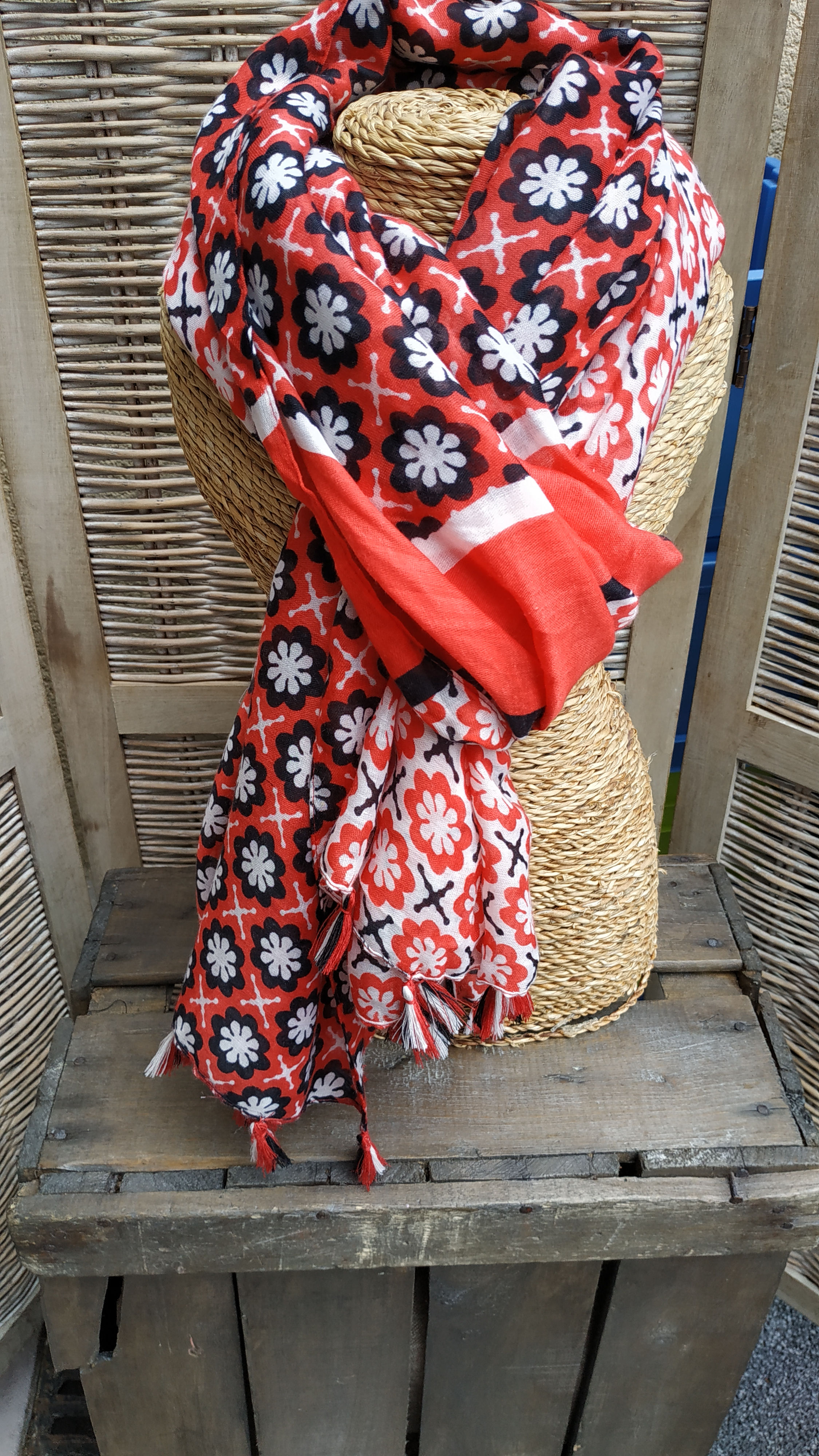 Foulard rouge et noir
