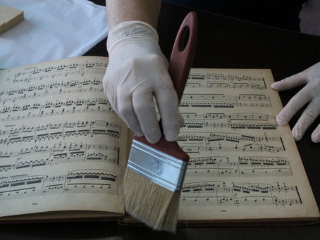 Conservatório Maestro Paulino recebe acervo de partituras da Família Tigges