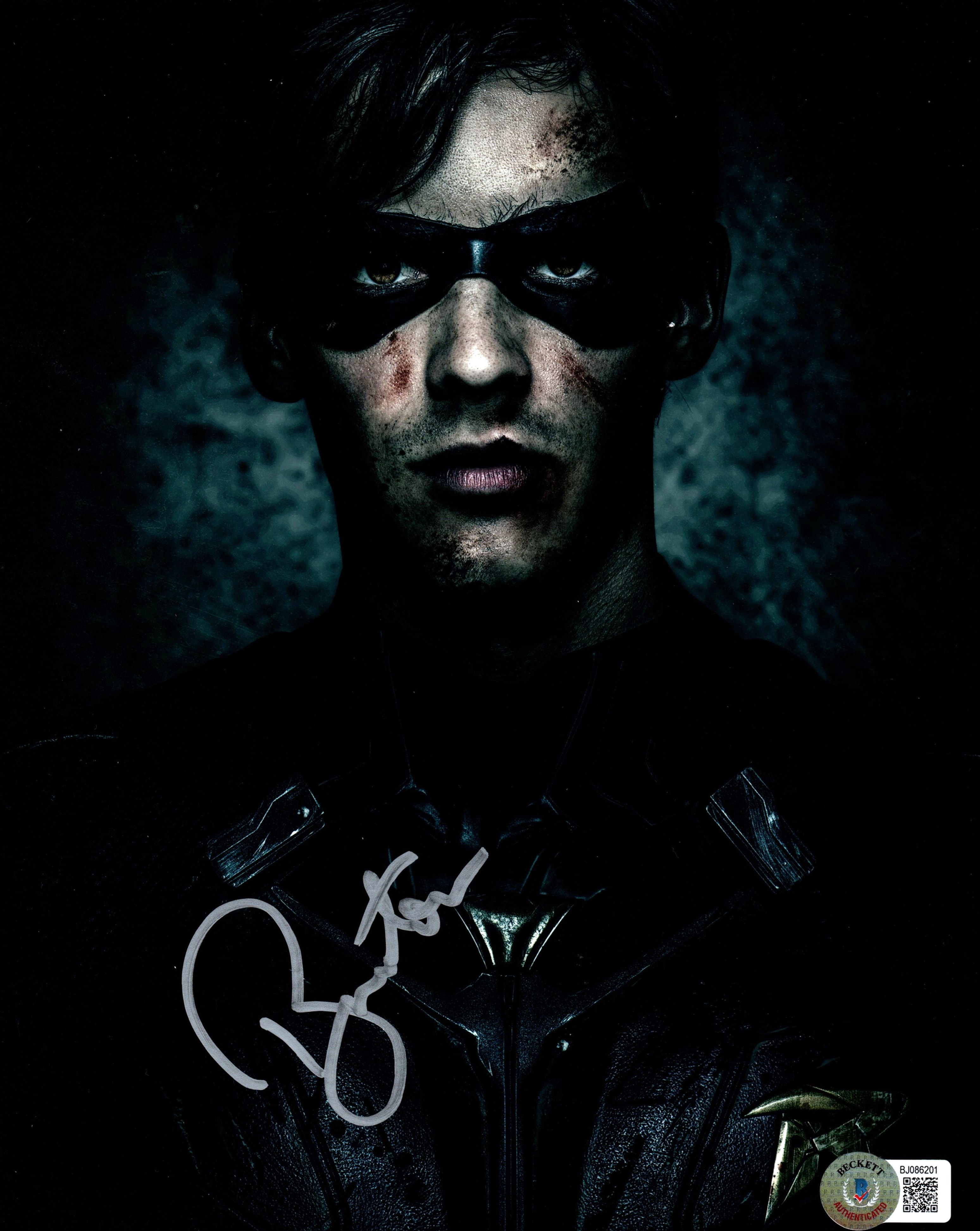 Brenton Thwaites - Robin | Beckett Authenticated