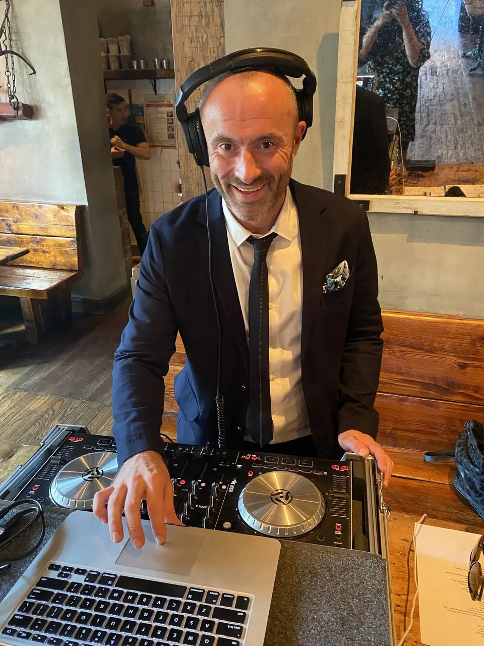 dj android.webp
